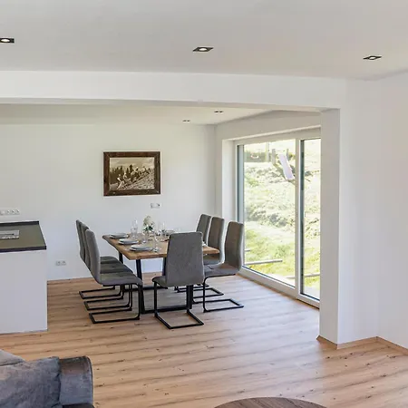 Apartmán M Ii *